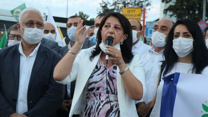 از دشمنی با کردها دست بردارید