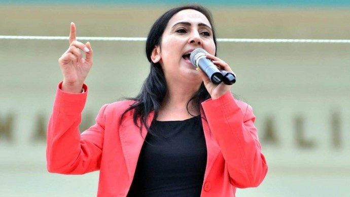 وکلایی را که در روزه مرگ هستند با مبارزه زنده نگه داریم