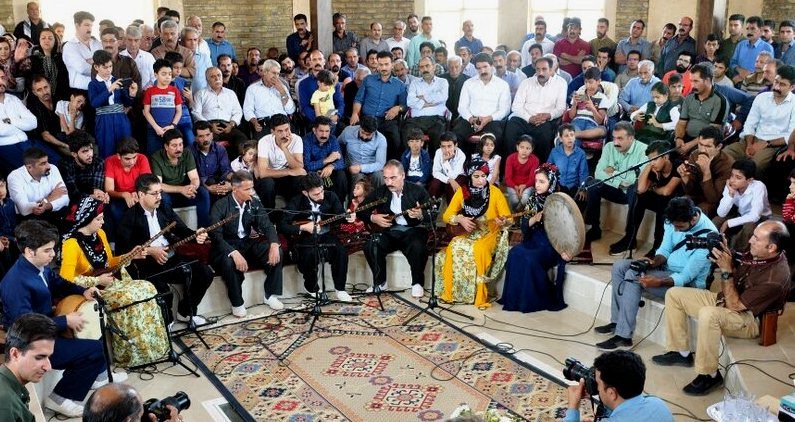 آوای تنبور از دل دالاهو می آید / فاطمه آتش پیکر