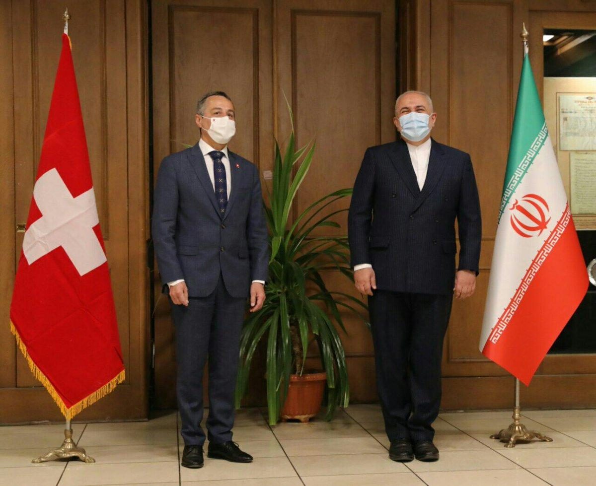ظریف: بازگشت به تجارت عادی خارجی اولویتی مهم برای ایران و جهان است