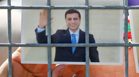 دەمیرتاش: مەنهەجی ئێمە توندوتیژی و چەک نیە