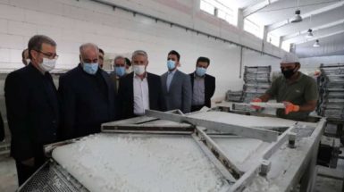 اولویت کارخانه‌های استان باید تامین نیاز تولیدکنندگان کرمانشاهی باشد