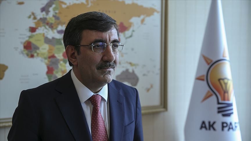 معاون آک پارتی به ویروس کرونا مبتلا شد
