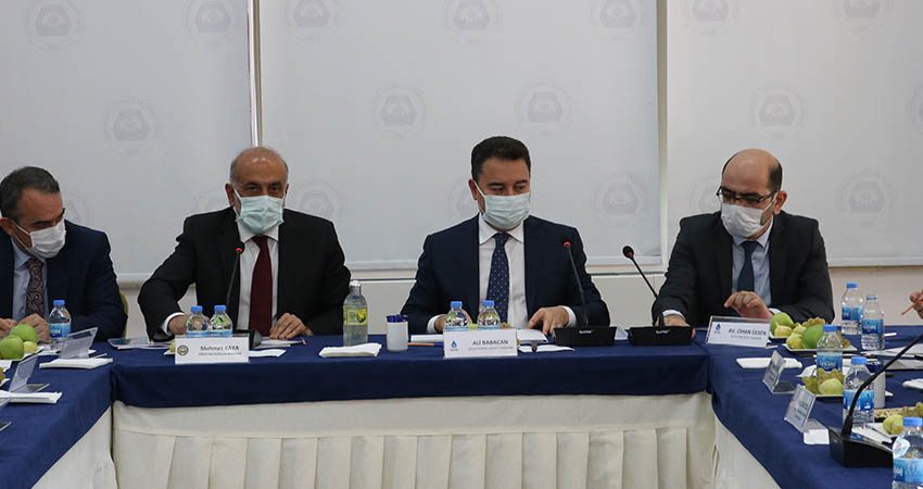 انتقاد علی باباجان از برکناری شهرداران HDP توسط حکومت
