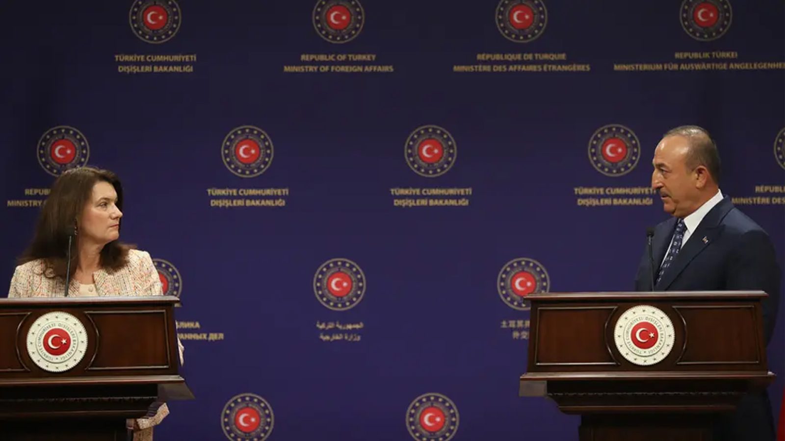 سوید: هەڵمەتی ڕەشبگیریی تورکیا دژی کورد قبووڵکراو نیە/ تورکیا بەرپرسیارە لە دابەش کردنی خاکی سووریا/ چاوش ئوغڵو: ئێوە دەمڕاستی سووریا نین