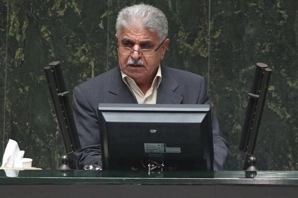 بانکها به کارآفرینان و صاحبان صنایع در بوکان اجازه نفس کشیدن بدهند