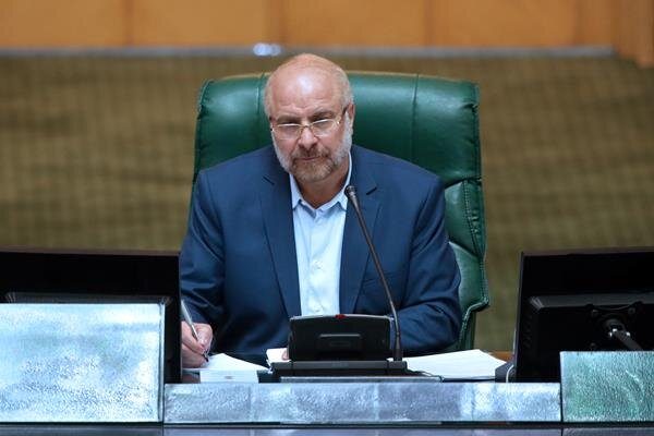 قالیباف: بازار بورس تثبیت و قیمت دلار کاهشی می‌شود
