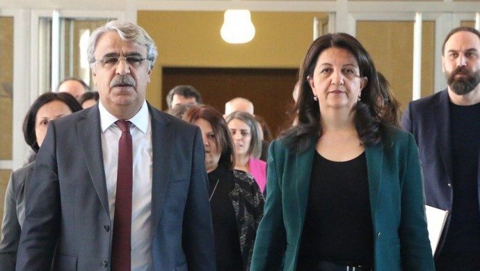 امید به سیاست خارجی صلح آمیز در پیام تبریک روسای مشترک HDP به بایدن