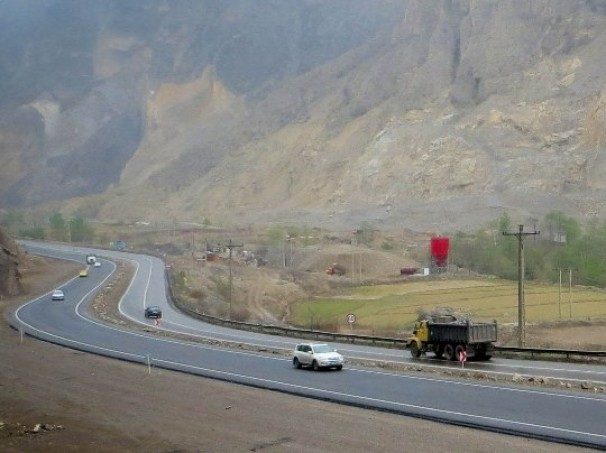 قطعه اول بزرگراه کنگاور- نهاوند زیر بار ترافیکی رفت