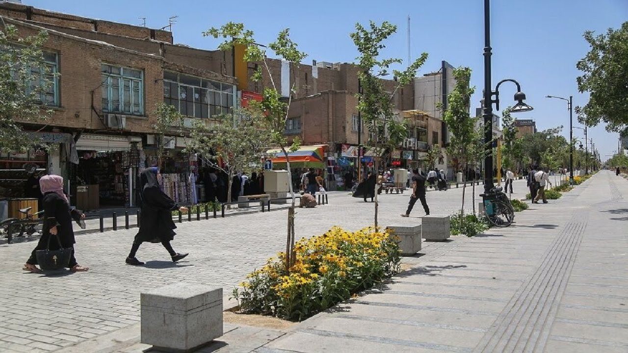 احداث «پیاده راه» رونق را به خیابان مدرس باز می گرداند