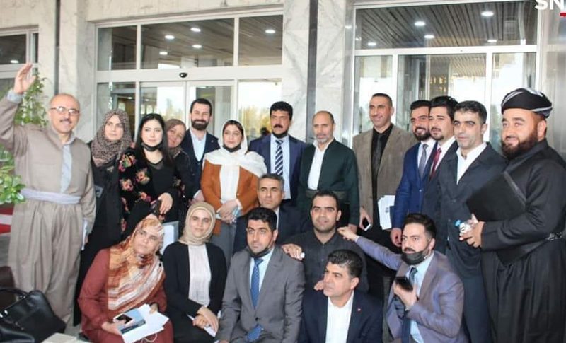 پافشاری برخی نمایندگان پارلمان کردستان بر بررسی معضل پرداخت حقوق کارمندان