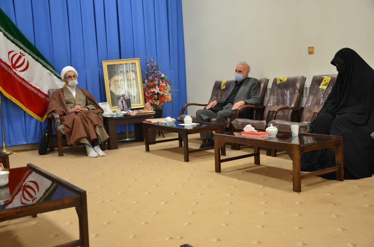 تجلیل از خانواده خبرنگار فقید ایلامی «پژمان مهدوی فر»