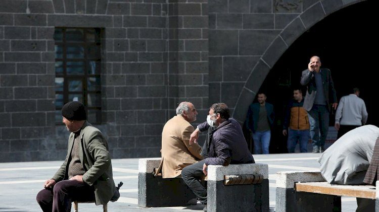 آنونس هایی به زبان کرمانجی و زازایی در دیاربکر منتشر خواهد شد