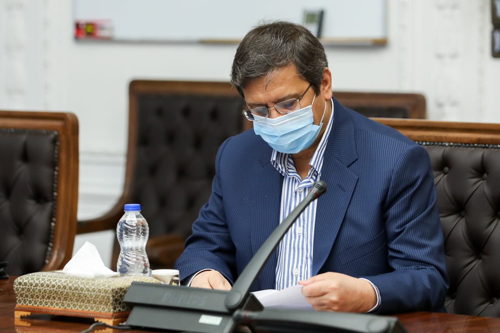 همتی: مشکل خرید واکسن کرونا حل شد