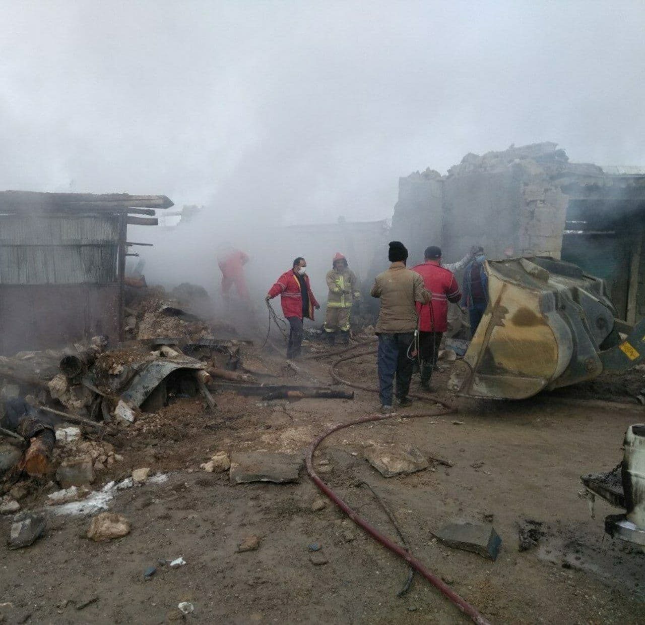 خسارت دیدگان حادثه بیجار از فردا به آتش نشانی مراجعه کنند