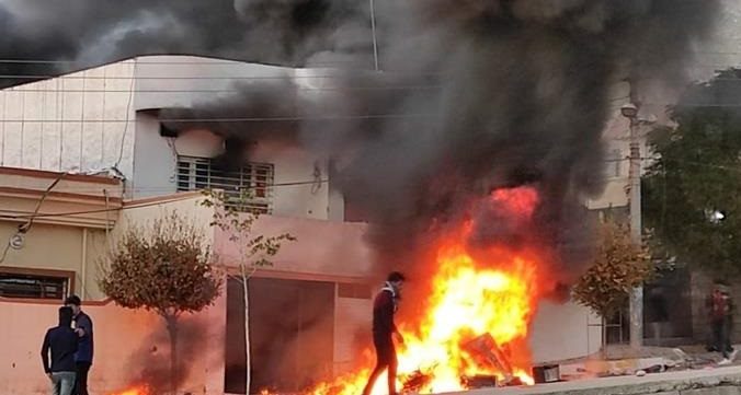 معترضان در شارزور استان سلیمانیه چند ساختمان دولتی را به آتش کشیدند