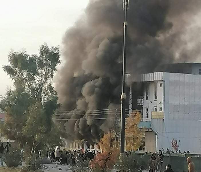 تظاهرات و آتش زدن ساختمان های حزبی در اقلیم کردستان از سر گرفته شد