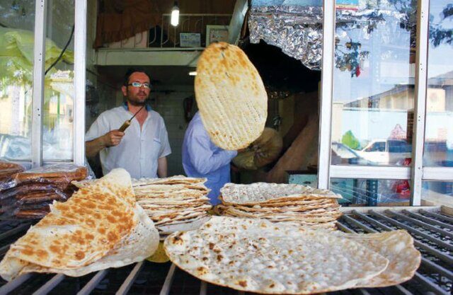 نان در ارومیه ١٠٠ درصد گران شد