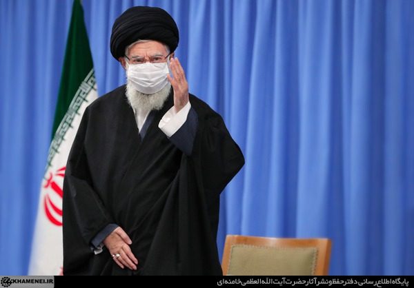 رهبر انقلاب خطاب به مسئولان: اختلاف خود را با مذاکره حل کنید