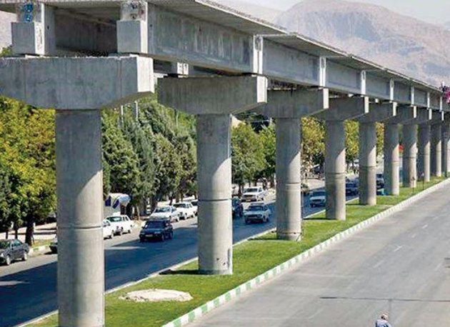 پایه‌های بتنی مونوریل کرمانشاه، سبز می‌شوند
