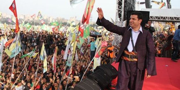 پەیامی نەورۆزانەی سەڵاحەدین دەمیرتاش: بەرخۆدانی نەورۆز پیرۆز بێت