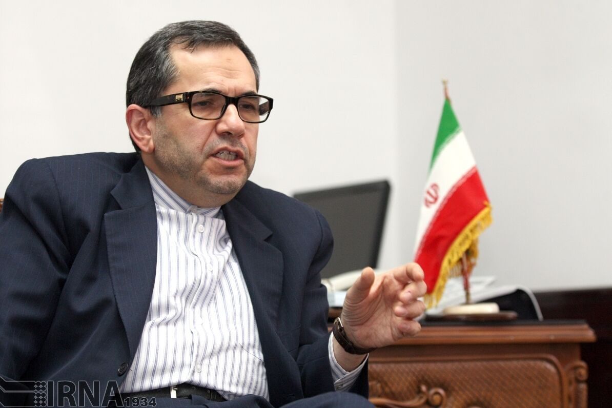Iran warns sanctions prolong crisis in Syria
