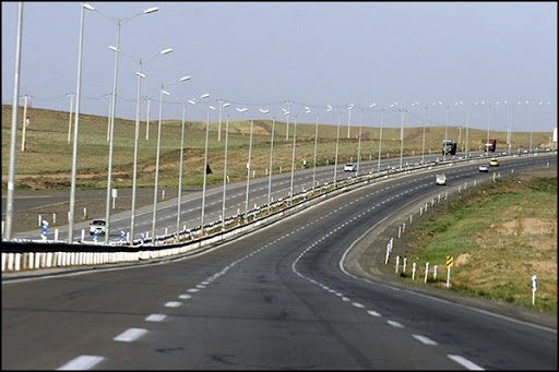 انتقاد وزیر راه از کندی پروژه های راه سازی بوکان؛ «قرار شد تسریع کنید!»
