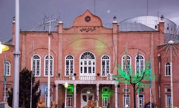 ایثارگران و فرزندان آنها طبق قانون تبدیل وضعیت می شوند