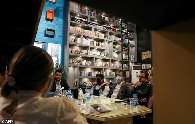 باشگاه های کتاب مکان هایی برای نقد و توسعه ادبیات مکتوب کردی
