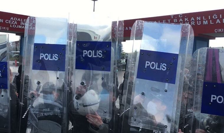 دادگاه کوبانی بدون حضور وکلا و شنیدن دفاعیات متهمان برگزار شد