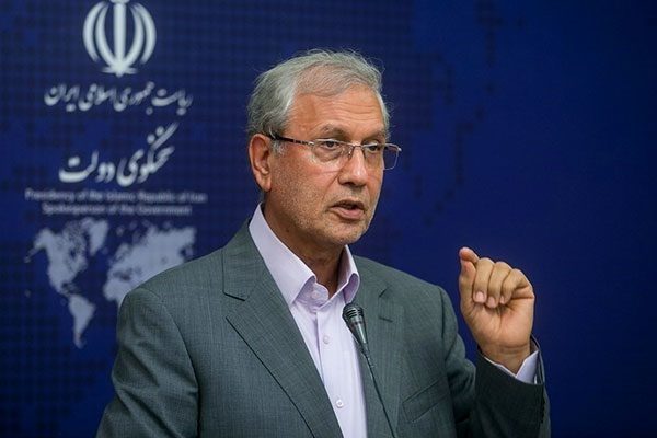 سخنگوی دولت: برخورد با کولبران در مرز ترکیه را پیگیری می‌کنیم