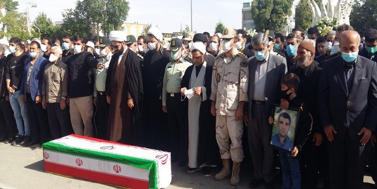 پیکر  شهید مرزبان کردستانی در قروه تشییع شد