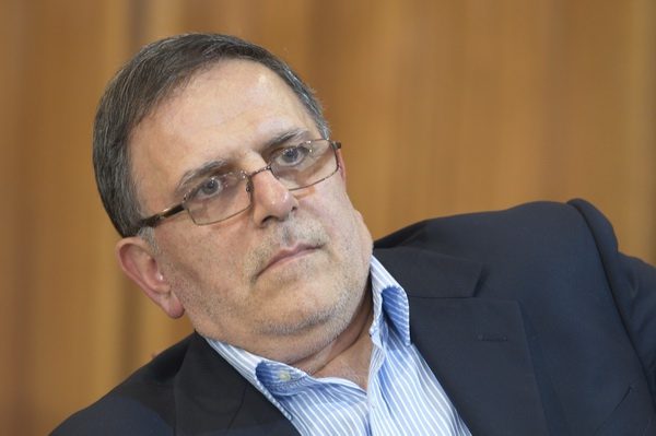 دفاع قاطع دولت از سیف