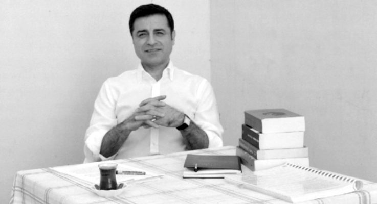 برای رهایی از دست این حکومت اوباش خواستار انتخابات زودهنگام شوید