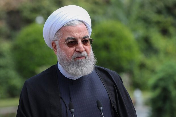 روحانی: ساختار اقتصاد دولتی برای اداره مناطق آزاد آسیب‌زا خواهد بود