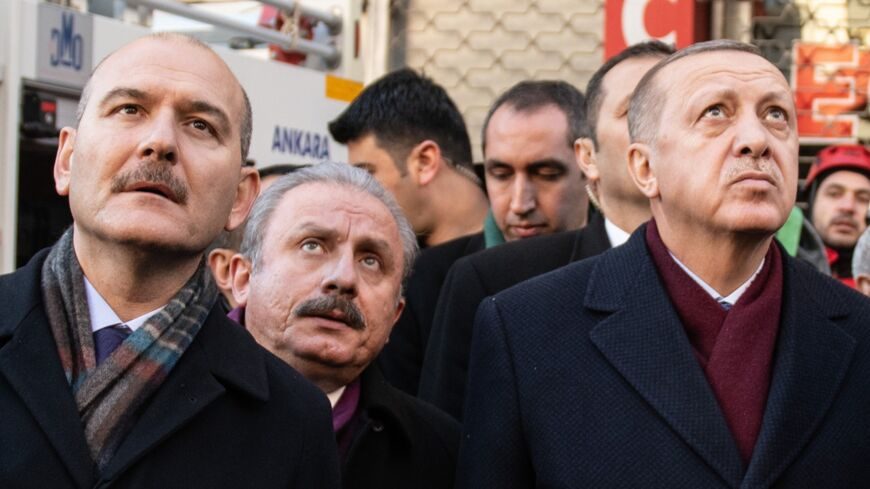 Erdogan in hot spot as Turks question 'mafiazation' of politics / Metin Gurcan