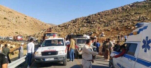 اتوبوس حادثه دیده خبرنگاران فاقد صورت وضعیت بود/ راننده مقصر شناخته شد