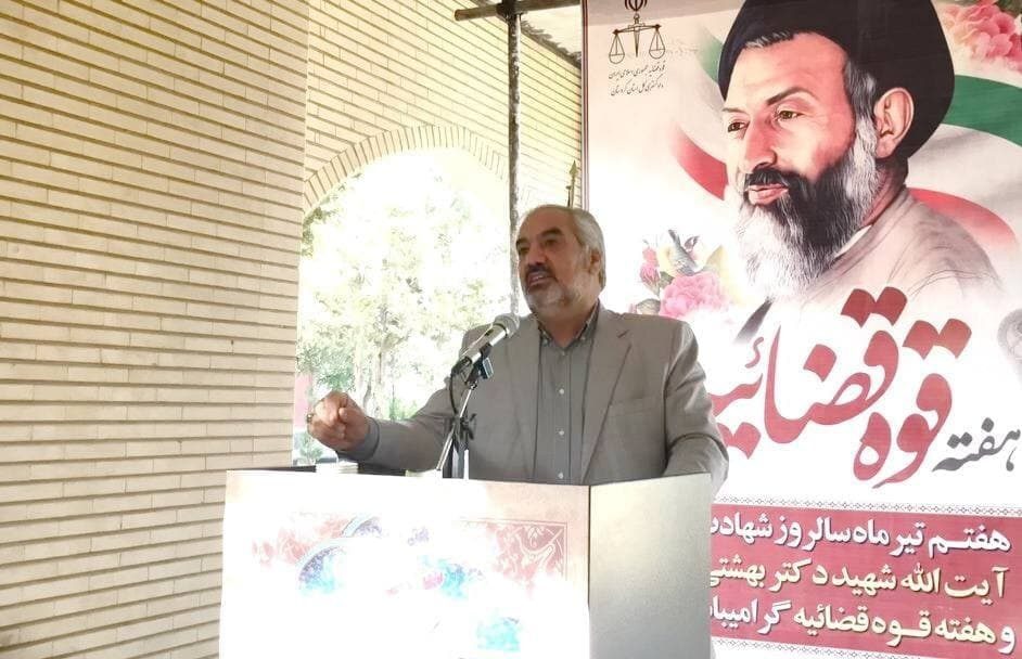 اگر نام بهشتی بعد از ۴۰ سال هنوز می درخشد، از عدالت خواهی و حق طلبی اوست