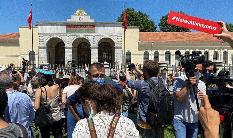 نمی توانیم نفس بکشیم/نمی توانید روزنامه نگاری را خفه کنید