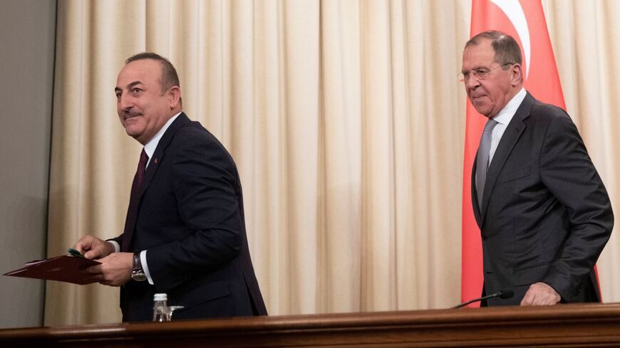 After gestures to US, Turkey turns to placating Russia / Fehim Tastekin