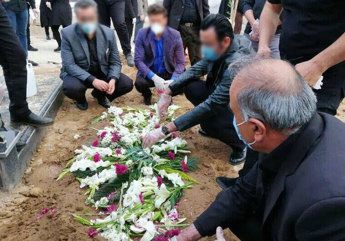 در مراسمات عزا و عروسی و اجتماعات شلوغ حضور پیدا نکنید
