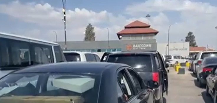 ازدحام گردشگران  کُرد در گذرگاه مرزی میان اقلیم کردستان و ترکیه