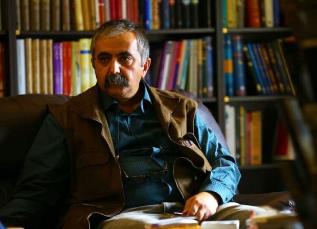 «کاوه فرزانه» نویسنده و عکاس مهابادی درگذشت