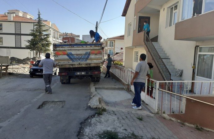 حمله نژادپرستانه به زن کرد اهل حکاری و کودکانش در آنکارا