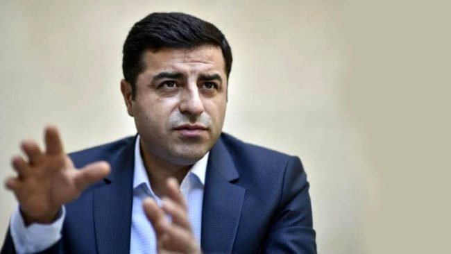 نمی توان بی کفایتی و عدم آمادگی دولت را با بهانه آوردن توجیه کرد