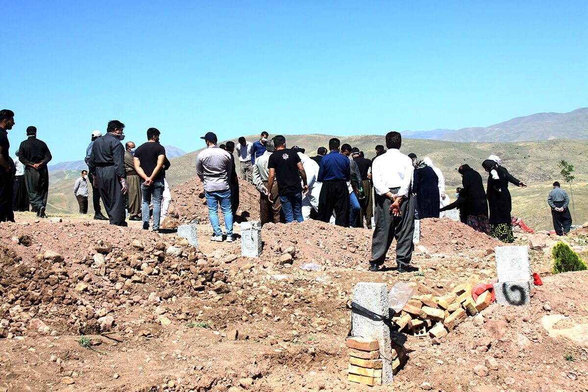 سوغات کرونا؛ مرگ ماهانه ٢٠ نفر در مهاباد