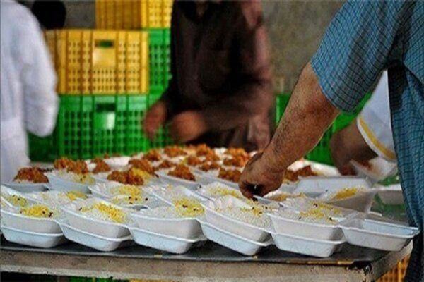 روزانه چهار هزار پرس غذای گرم بین نیازمندان کردستانی توزیع می‌شود