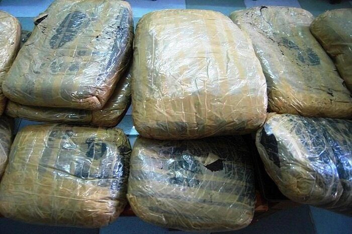 سوداگر مرگ در هلیلان با ۱۸ کیلو تریاک زمین‌گیر شد