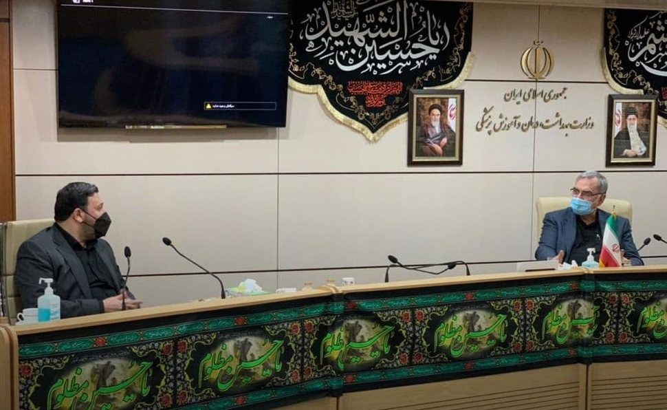 درمان بیماران کرونایی را رایگان کنید