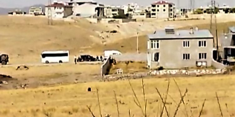 عملیات برای دستگیری مهاجران غیر قانونی در وان